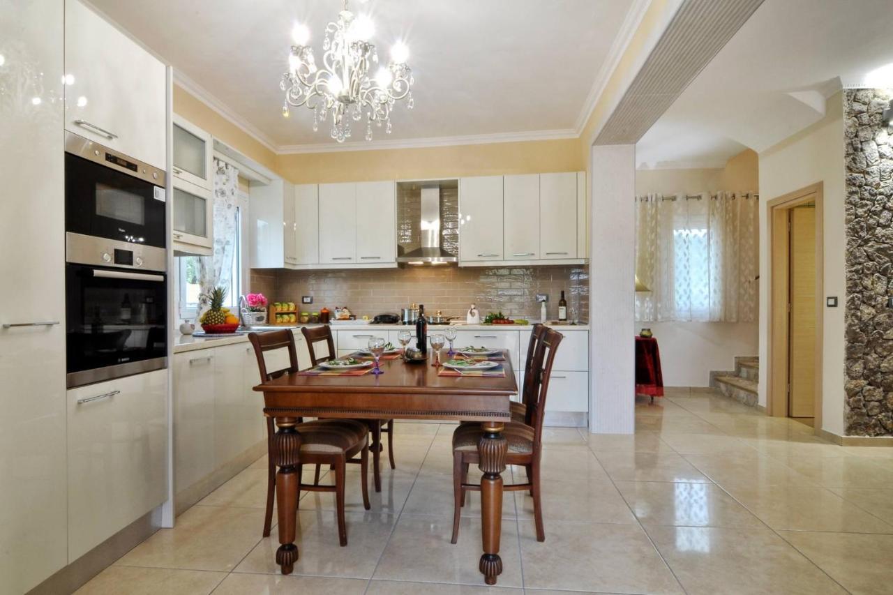 Villa Zoi Пелекас Екстериор снимка